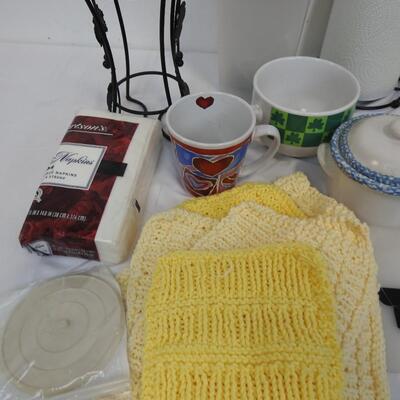 14+ Kitchen Lot: Wine Bottle Holder, Paper Towel Holder, Cups, Dish Cloths, etc