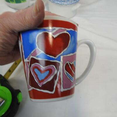 14+ Kitchen Lot: Wine Bottle Holder, Paper Towel Holder, Cups, Dish Cloths, etc