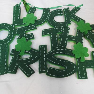 Valentine's/St Patrick's/Patriotic/Spring Decor Lot: Wreaths, Vase, Tinsel Star