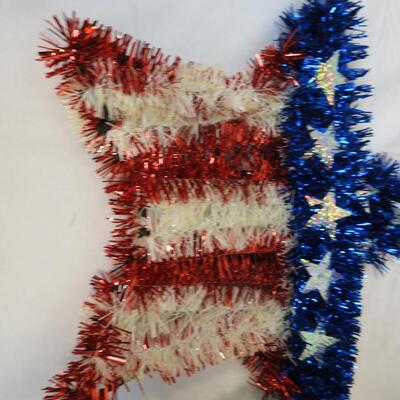 Valentine's/St Patrick's/Patriotic/Spring Decor Lot: Wreaths, Vase, Tinsel Star