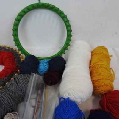 Craft Lot: Yarn, Round Knitting Looms, Hook, Crochet Hooks, Needles