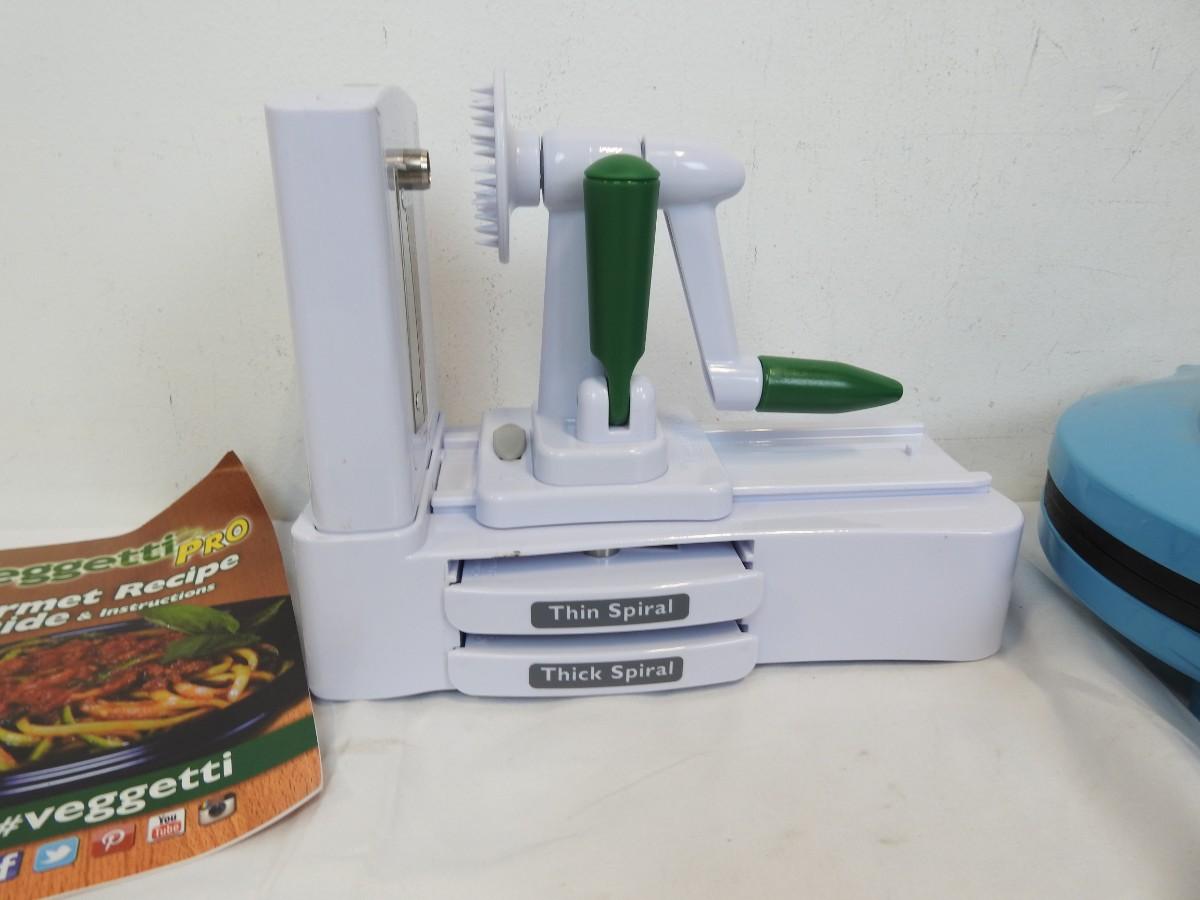 Two Cooking Machines Bella Cake Pop /Donut Hole Maker, Veggetti