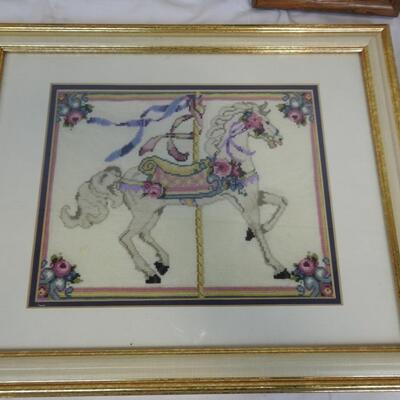 5 Wall Decor Carousel Horses (2 Cross Stitch)