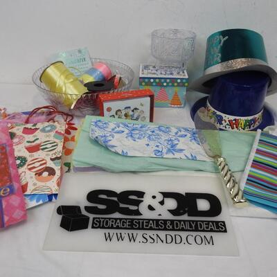 Party/Wrapping Lot: Peanuts Charlie Brown Thank You Cards-NEW,Bags,Tissue Paper