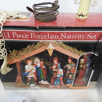 Christmas Lot: Nativity, Tray, Floral, Greeting Cards, Candles, Mugs, Gift Tags