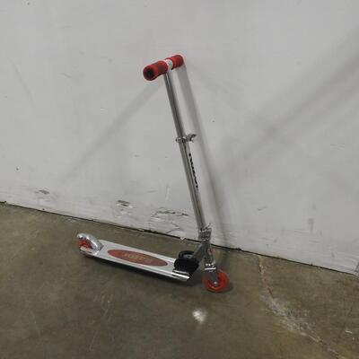 Red Children's Razor Scooter, Lights Up