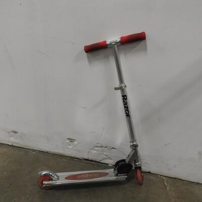Red Children's Razor Scooter, Lights Up