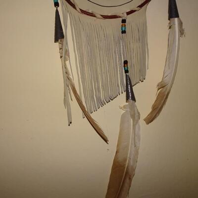 LOT 166. NATIVE AMERICAN INSPIRED DECOR