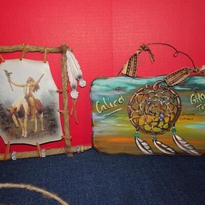 LOT 167. NATIVE AMERICAN INSPIRED DECOR