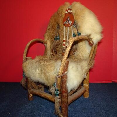 LOT 171. NATIVE AMERICAN INSPIRED DECOR. MINI CHAIR