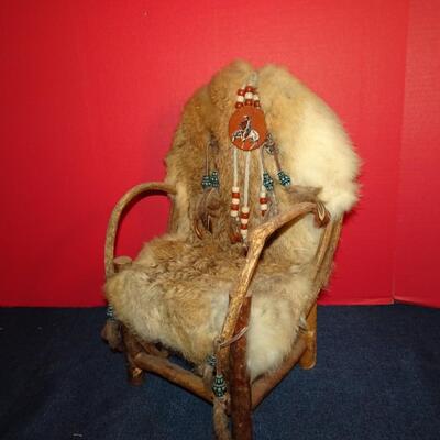 LOT 171. NATIVE AMERICAN INSPIRED DECOR. MINI CHAIR