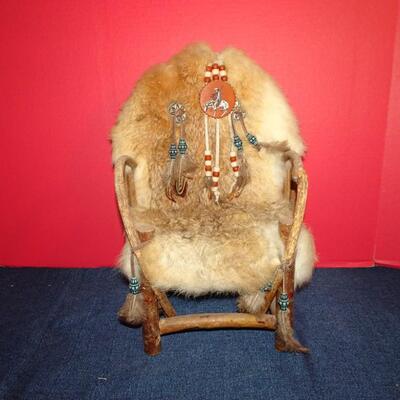 LOT 171. NATIVE AMERICAN INSPIRED DECOR. MINI CHAIR
