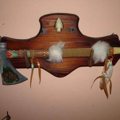 LOT 177. NATIVE AMERICAN INSPIRED DECOR
