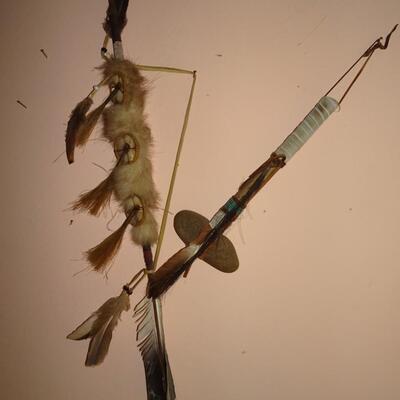 LOT 180. NATIVE AMERICAN INSPIRED WALLDECOR