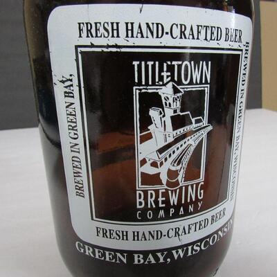Titletown Brewing Co Growler 7th Annual GB Marathon Commemorative Bottle, May 21, 2006