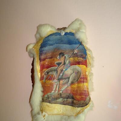 LOT 186. NATIVE AMERICAN INSPIRED DECOR