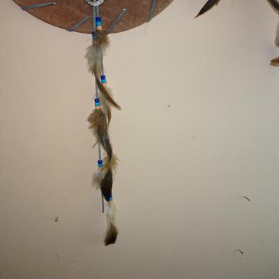 LOT 187.  NATIVE AMERICAN INSPIRED DECOR