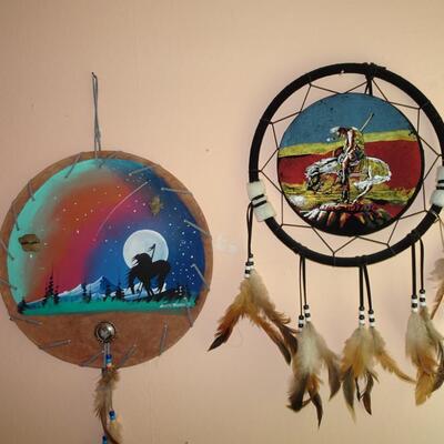 LOT 187.  NATIVE AMERICAN INSPIRED DECOR