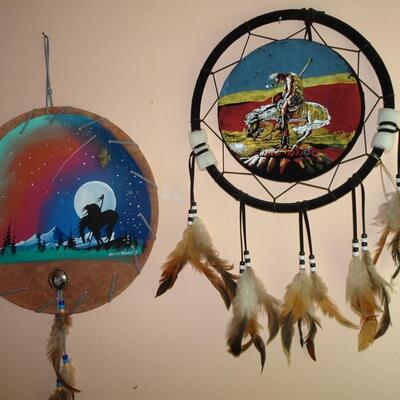 LOT 187.  NATIVE AMERICAN INSPIRED DECOR