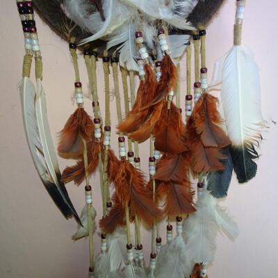 LOT 188.  NATIVE AMERICAN INSPIRED DECOR DREAM CATCHER
