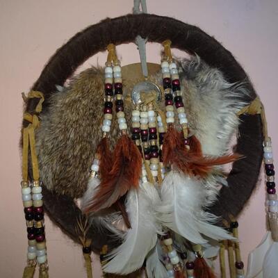 LOT 188.  NATIVE AMERICAN INSPIRED DECOR DREAM CATCHER