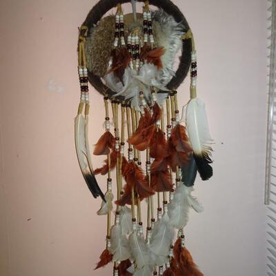 LOT 188.  NATIVE AMERICAN INSPIRED DECOR DREAM CATCHER