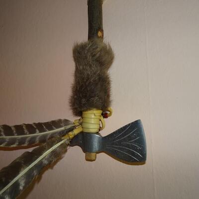 LOT 189.  NATIVE AMERICAN INSPIRED WALL DECOR