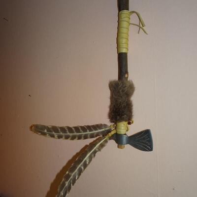 LOT 189.  NATIVE AMERICAN INSPIRED WALL DECOR