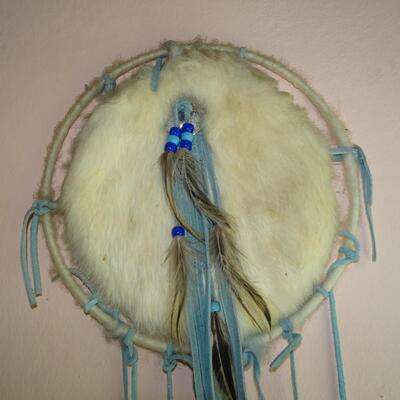 LOT 189.  NATIVE AMERICAN INSPIRED WALL DECOR