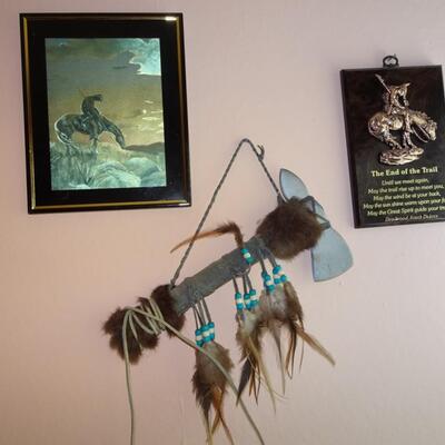 LOT 191. NATIVE AMERICAN INSPIRED WALL DECOR