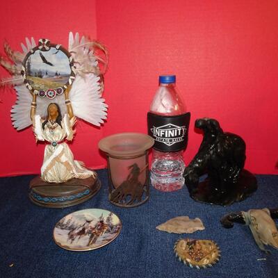 LOT 209. NATIVE AMERICAN INSPIRED DECOR