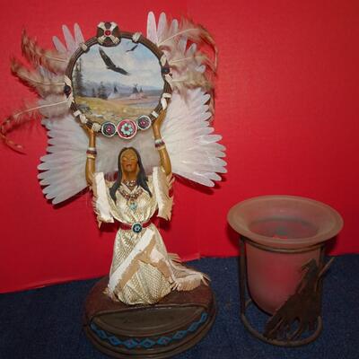 LOT 209. NATIVE AMERICAN INSPIRED DECOR