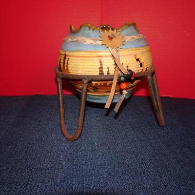 LOT 210. NATIVE AMERICAN INSPIRED DECOR  VASE ON METAL STAND