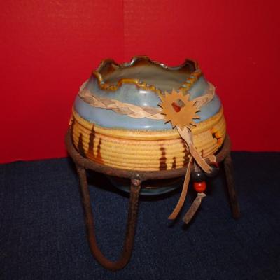 LOT 210. NATIVE AMERICAN INSPIRED DECOR  VASE ON METAL STAND
