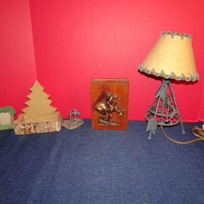 LOT 211. NATIVE AMERICAN INSPIRED DECOR