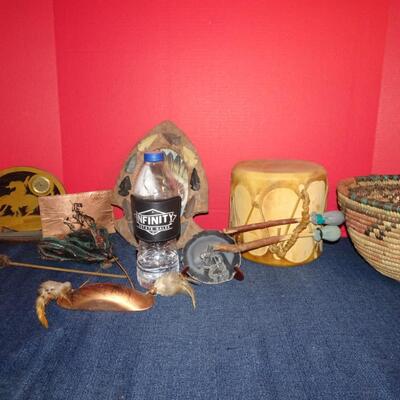 LOT 212. NATIVE AMERICAN INSPIRED DECOR