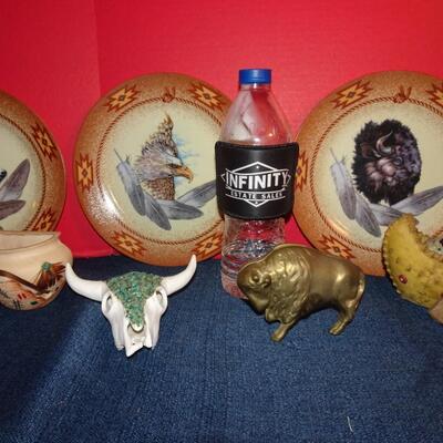 LOT 214. NATIVE AMERICAN INSPIRED DECOR