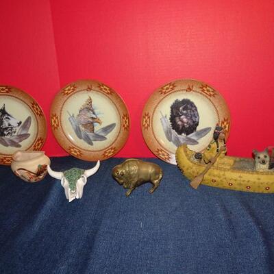 LOT 214. NATIVE AMERICAN INSPIRED DECOR
