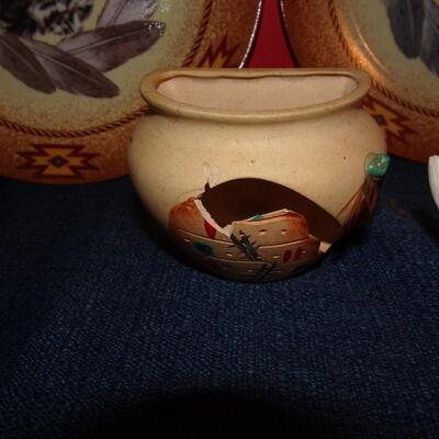 LOT 214. NATIVE AMERICAN INSPIRED DECOR