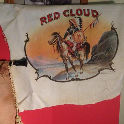 LOT 216. NATIVE AMERICAN INSPIRED DECOR