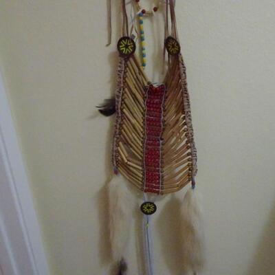 LOT 217  NATIVE AMERICAN INSPIRED DECOR