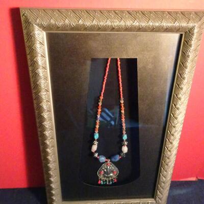 LOT 218. NATIVE AMERICAN INSPIRED WALL DECOR