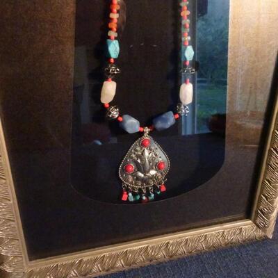 LOT 218. NATIVE AMERICAN INSPIRED WALL DECOR