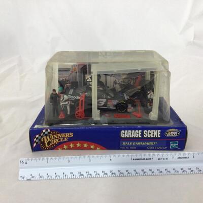 146) NASCAR | Dale Earnhardt Sr. Collector Pieces