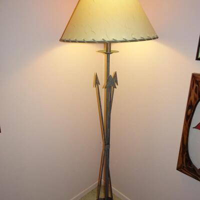 LOT 222. NATIVE AMERICAN INSPIRED FLOOR LAMP