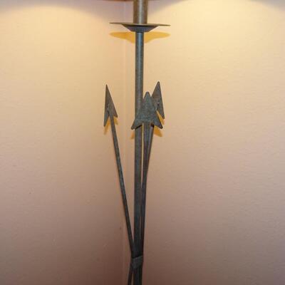 LOT 222. NATIVE AMERICAN INSPIRED FLOOR LAMP