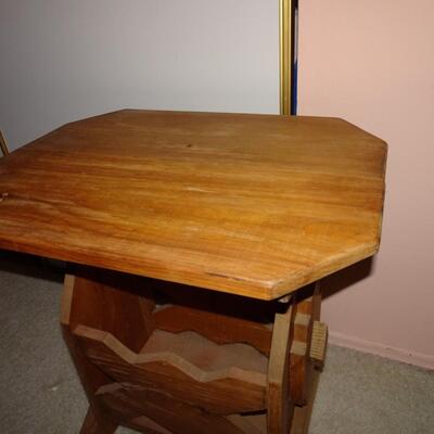 LOT 225. WOOD SIDE TABLE