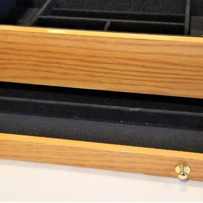 Lot #75  Nice QVC Lori Greiner "For Your Ease Only" Jewelry box