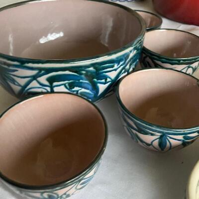 Bowl and Miniature  serving bowls please note chip