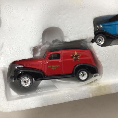 162) MATCHBOX | Die Cast Pair of Cars in Packaging